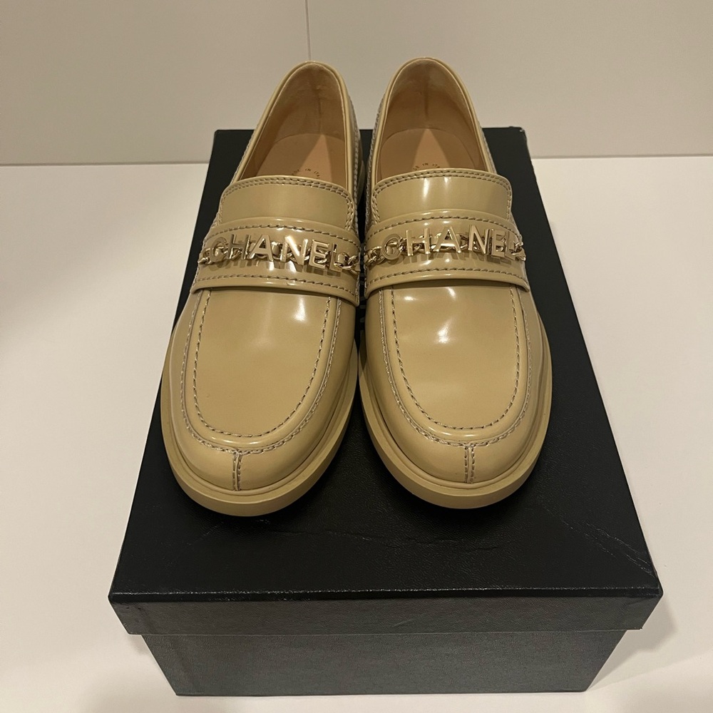 Chanel Light sage green Logo patent Loafers - Picture 7 of 10